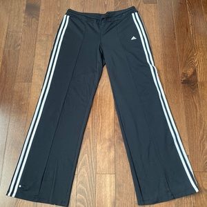 Adidas wide-leg pants in black, M